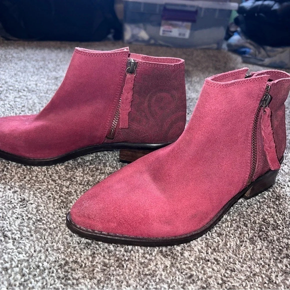 Naughty Monkey Red Suede Western Booties Size 7 - Picture 2 of 10